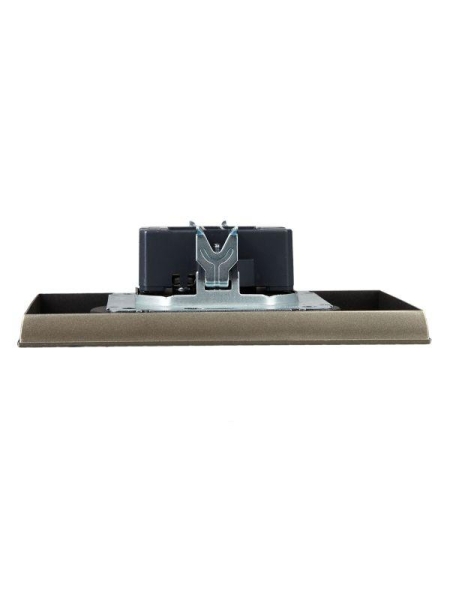 Розетка 2-м СП BRITE РСш12-2-БрШ 10А в сборе без заземл. защ. шторки шампань IEK BR-R23-10-K37-F