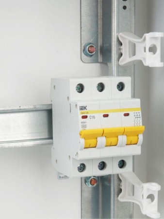 Выключатель автоматический модульный 3п C 16А 4.5кА ВА47-29 KARAT IEK MVA20-3-016-C