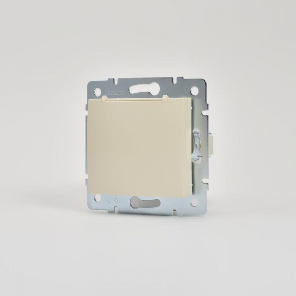 Розетка 1-м СП Karina с заземл. с крышкой термопласт механизм крем. LEZARD 707-0388-123B