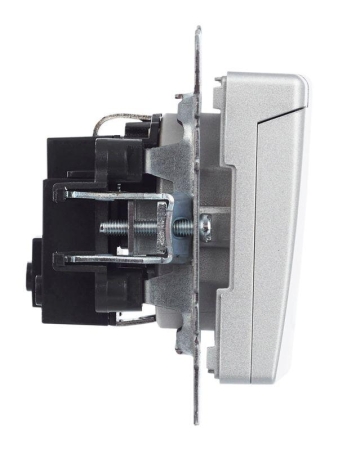 Розетка BRITE РСбш10-3-БрА 16А IP20 с заземл. защ. шторки с крышкой механизм алюм. IEK BR-R16-16-K47