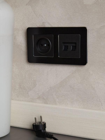 Рамка 2-м BRITE РУ-2-1-Бр метал. черн. RE AL IEK BR-M22-M-21-K02