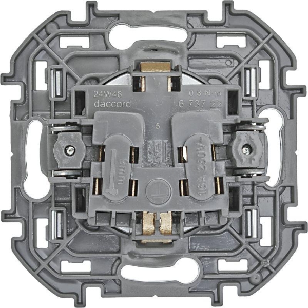 Розетка 1-м СП Inspiria 16А IP20 250В 2P+E немецк. стандарт механизм алюм. IEK 673722