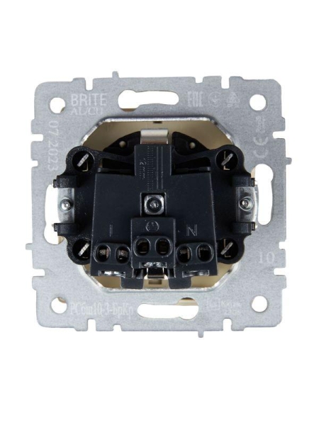 Розетка BRITE РСбш10-3-БрКр 16А IP20 с заземл. защ. шторки с крышкой механизм беж. IEK BR-R16-16-K10