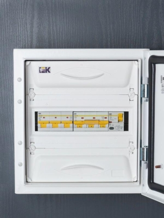 Выключатель автоматический модульный 3п D 80А 10кА ВА47-100 KARAT IEK MVA40-3-080-D