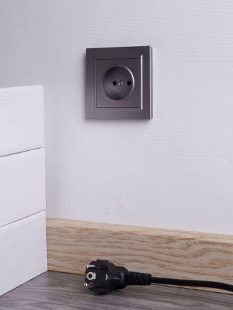 Розетка СП BRITE РСР10-1-0-БрС 10А в сборе без заземл. без защ. шторок сталь IEK BR-R10-10-K46-F