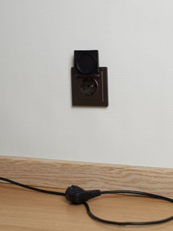 Розетка BRITE РСбш10-3-44-БрТБ 16А IP44 с заземл. защ. шторки с крышкой механизм бронза IEK BR-R16-16-44-K45