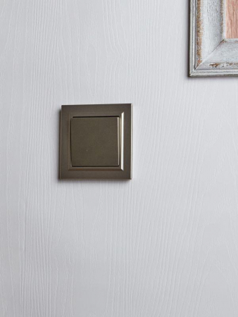 Выключатель проходной 1-кл. СП BRITE ВС10-1-6-БрШ 10А механизм шампань IEK BR-V12-0-10-K37