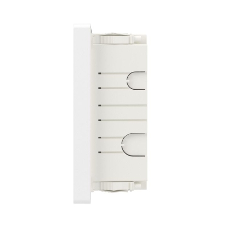 Щиток встраиваемый FRAME 18мод с тонированной дверцей с 2 шинами PEN на 8 и 10 отверст. бел. DKC F18B1WD