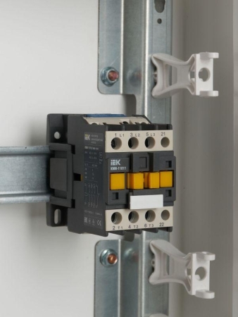 Контактор КМИ-11811 18А 230В/АС3 1НЗ KARAT IEK KKM11-018-230-01