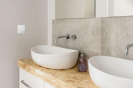 Розетка 1-м Etika 16А IP44 250В с заземл. защ. шторки с крышкой безвинтов. зажимы бел. IEK 672226