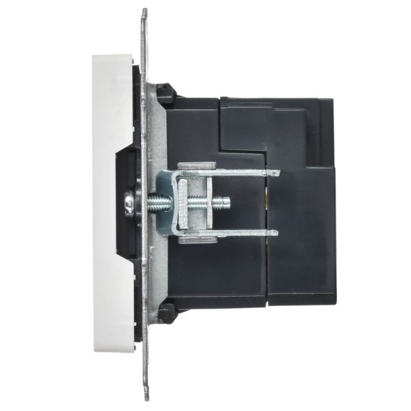 Розетка BRITE РЮ10-1-БрАБ USB A+A 3.1А механизм арктич. бел. IEK BR-U21-D31-K91