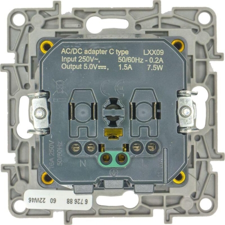 Розетка USB C Etika 16А 250В 1500мА 7.5Вт с заземл. защ. шторки безвинт. зажимы антрацит IEK 672688