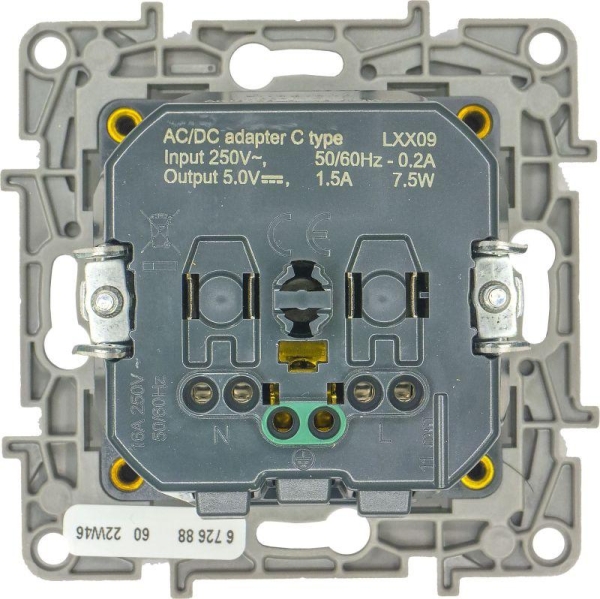 Розетка USB C Etika 16А 250В 1500мА 7.5Вт с заземл. защ. шторки безвинт. зажимы антрацит IEK 672688