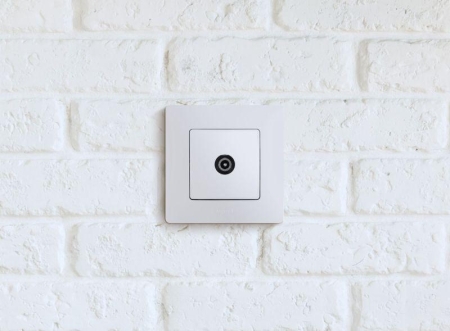 Розетка телевизионная проходная TV СП Etika 14дБ 5-862МГц механизм бел. IEK 672263