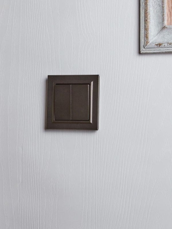 Выключатель 2-кл. СП BRITE ВСР10-2-0-БрТБ 10А в сборе бр. IEK BR-V20-0-10-K45-F