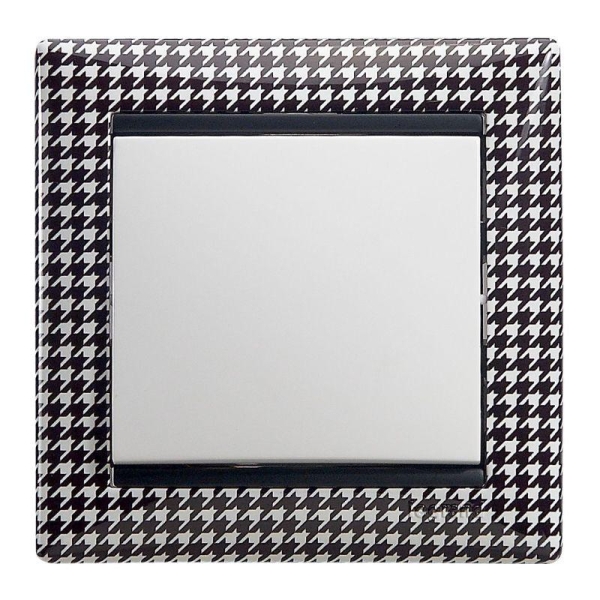 Переключатель проходной 1-кл. СП Valena 10А IP31 250В механизм бел. IEK 774406