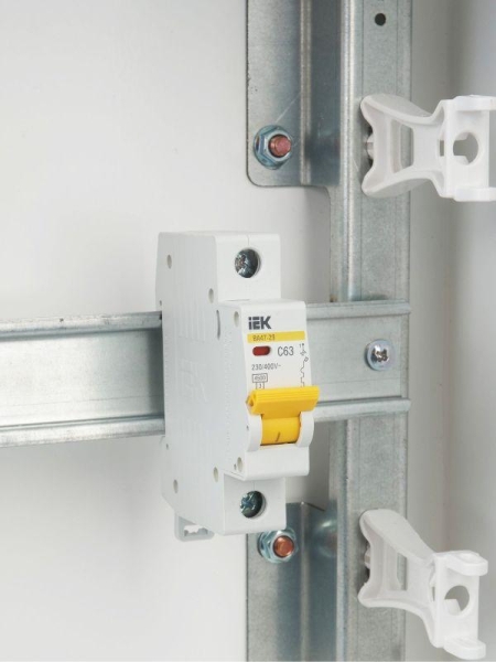 Выключатель автоматический модульный 1п C 63А 4.5кА ВА47-29 KARAT IEK MVA20-1-063-C