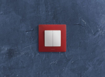 Выключатель 2-кл. СП Etika 10А IP20 250В 10AX безвинтов. зажимы механизм бел. IEK 672202