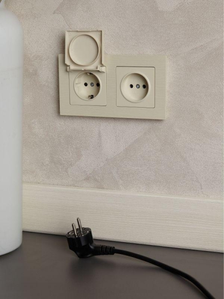 Рамка 2-м BRITE РУ-2-Бр беж. рифленый IEK BR-M22-51-K10