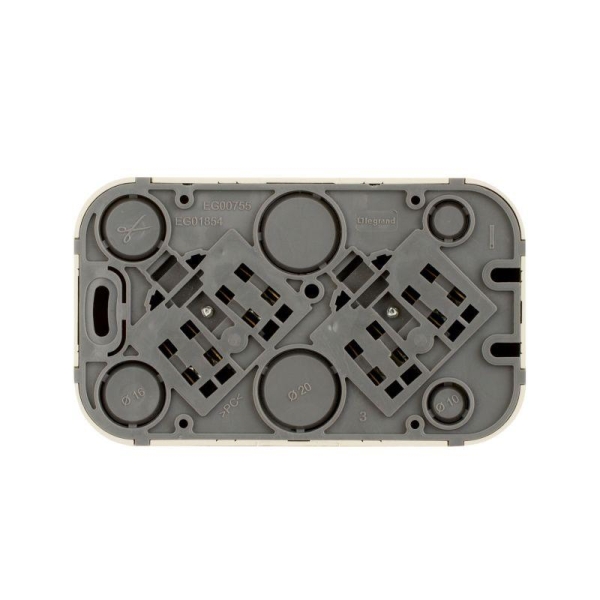 Розетка 2-м ОП Quteo 16А IP20 250В 2х2P+E с заземл. защ. шторки сл. кость IEK 782267