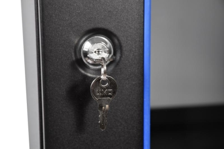 Шкаф коммутационный ШРН-Э-18.650-9005 18U 600х650мм передн. двер. стеклян. 50кг черн. ЦМО 1213971