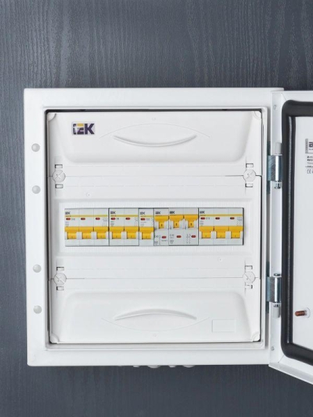 Выключатель автоматический модульный 1п C 40А 6кА ВА47-60M KARAT IEK MVA31-1-040-C