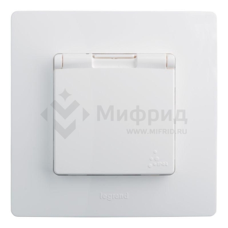 Розетка 1-м СП Etika 16А IP44 250В 2P+E с заземл. защ. шторки с крышкой немецк. стандарт безвинтов. клеммы механизм бел. Leg 672232