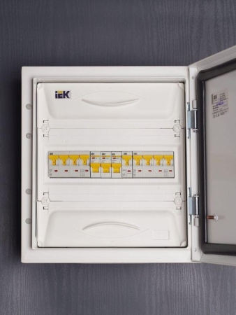 Выключатель автоматический модульный 1п C 3А 4.5кА ВА47-29 KARAT IEK MVA20-1-003-C