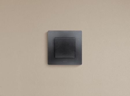 Выключатель 1-кл. СП Etika 10А IP20 250В 10AX авт. зажимы механизм антрацит IEK 672601