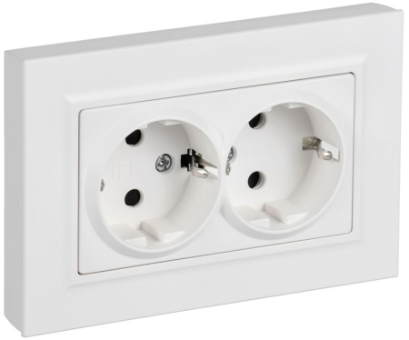 Розетка 2-м СП BRITE РСшПл12-3-БрАБ 16А в сборе с заземл. защ. шторки плоская арктич. бел. IEK BR-R28-16-K91-F