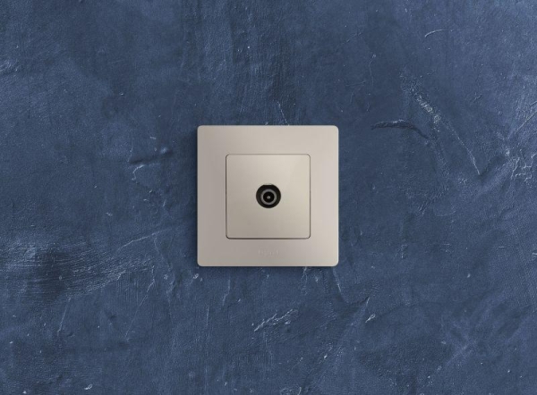 Розетка телевизионная проходная TV СП Etika 14дБ 5-862МГц механизм сл. кость IEK 672363