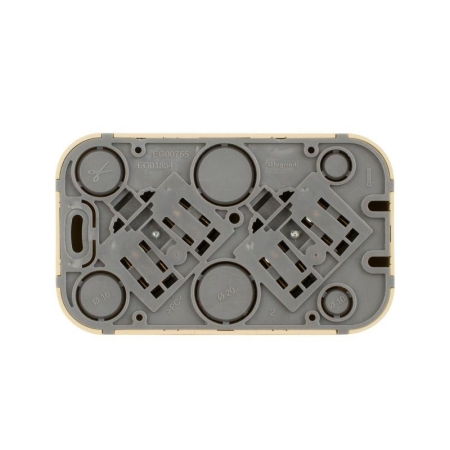 Розетка 2-м ОП Quteo 16А IP20 250В 2х2P+E с заземл. без защ. шторок дерево IEK 782293