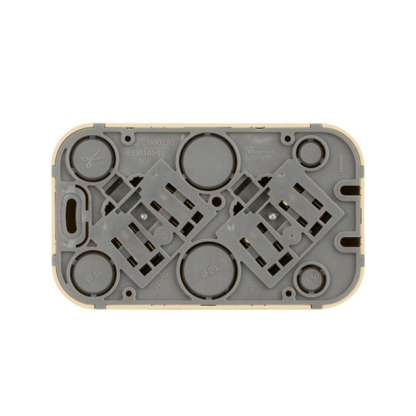 Розетка 2-м ОП Quteo 16А IP20 250В 2х2P+E с заземл. без защ. шторок дерево IEK 782293