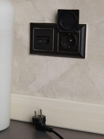 Розетка компьютерная двойн. СП RJ45 кат.6 BRITE РК11-2-БрЧ механизм черн. IEK BR-K20-2-K02