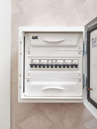 Выключатель автоматический модульный 1п C 4А M06N ARMAT IEK AR-M06N-1-C004