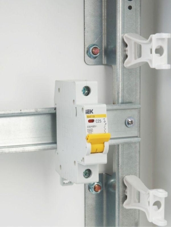 Выключатель автоматический модульный 1п C 25А 4.5кА ВА47-29 KARAT IEK MVA20-1-025-C