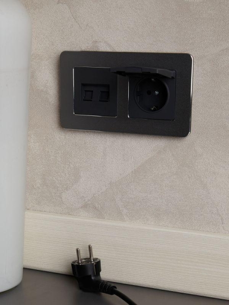 Рамка 2-м BRITE РУ-2-1-Бр метал. титан RE IEK BR-M22-M-01-K48