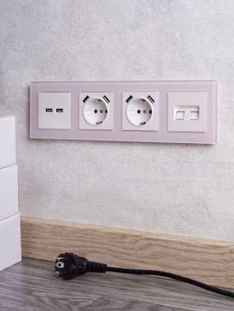 Рамка 4-м BRITE РУ-4-2-Бр стекло розовый матов. IEK BR-M42-G-31-K14