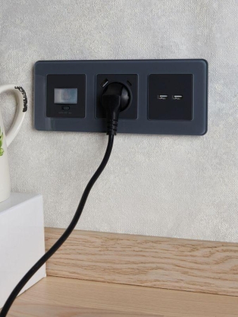 Рамка 3-м BRITE РУ-3-2-Бр стекло графит RE IEK BR-M32-G-41-K53