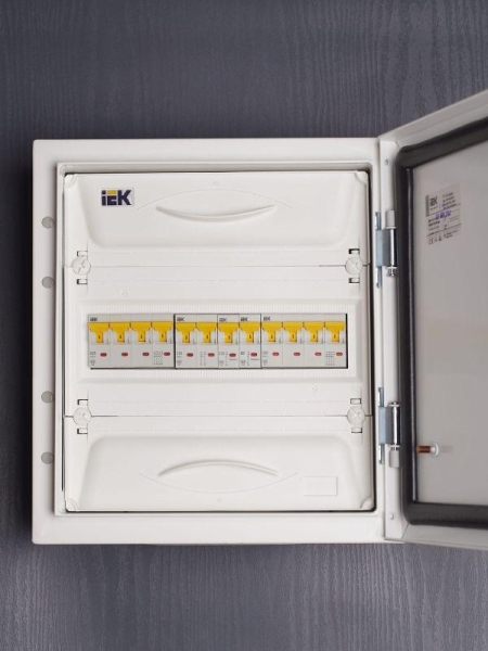 Выключатель автоматический модульный 1п B 6А 6кА ВА47-60M KARAT IEK MVA31-1-006-B